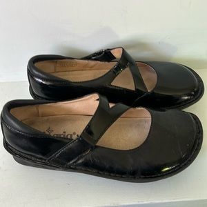 Algeria good condition black patent shoes